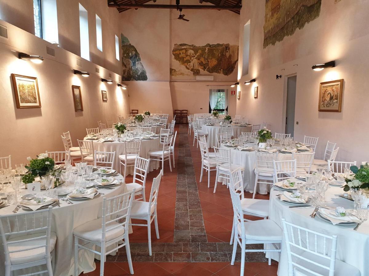 Abbazia Ss. Quirico E Giulitta Hotel Micigliano Bagian luar foto