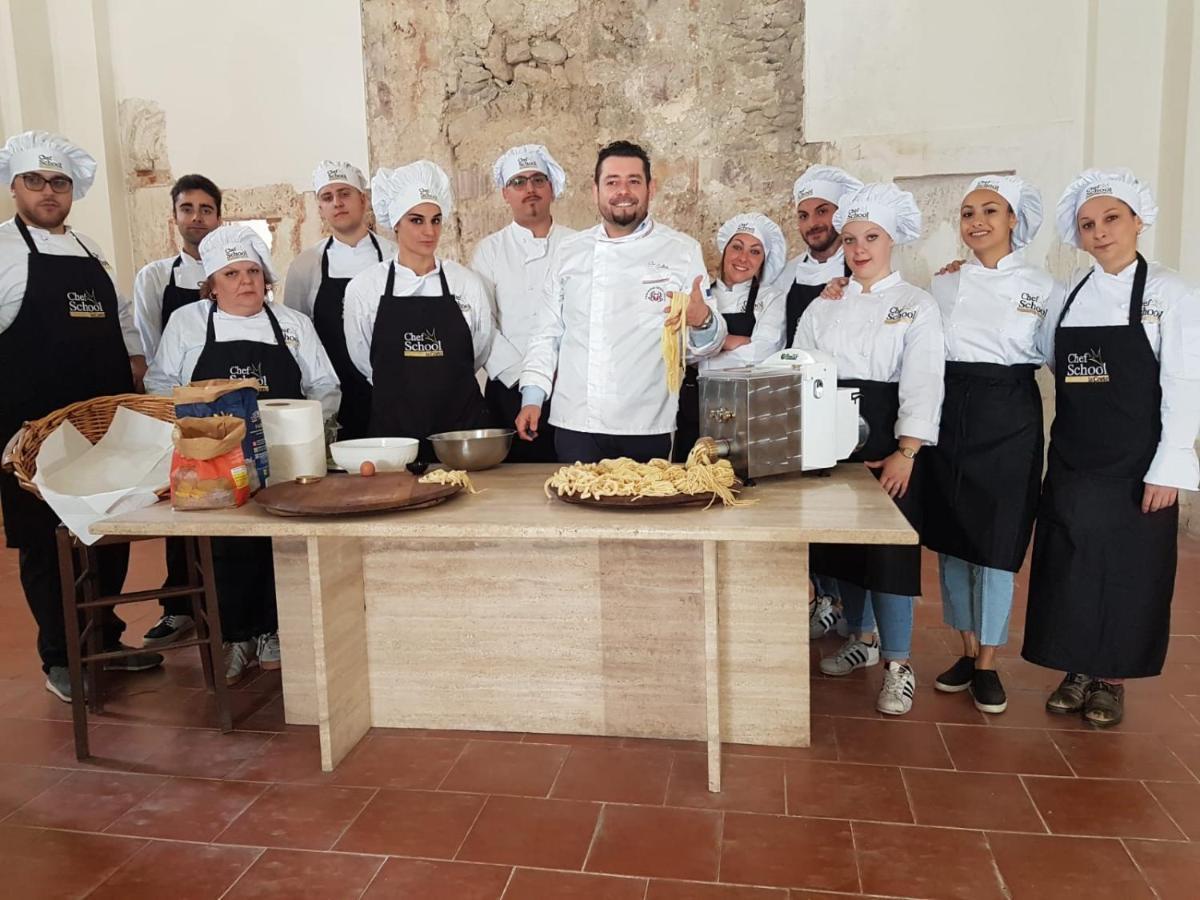 Abbazia Ss. Quirico E Giulitta Hotel Micigliano Bagian luar foto