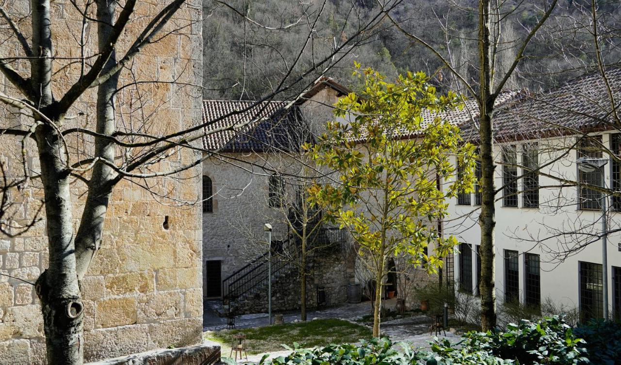 Abbazia Ss. Quirico E Giulitta Hotel Micigliano Bagian luar foto