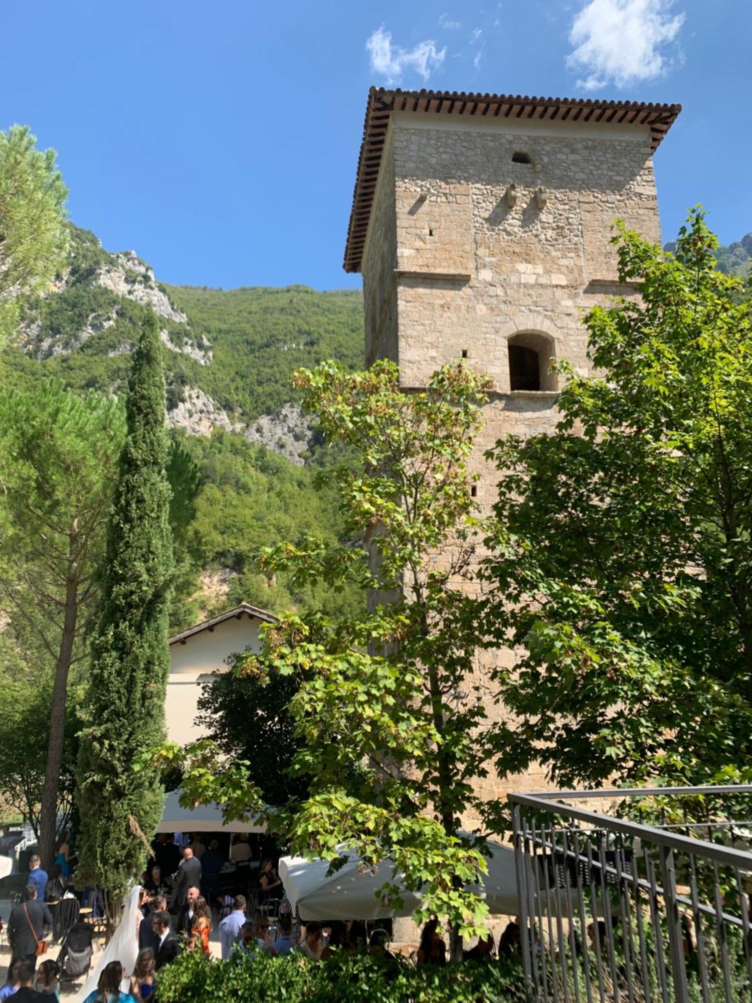 Abbazia Ss. Quirico E Giulitta Hotel Micigliano Bagian luar foto